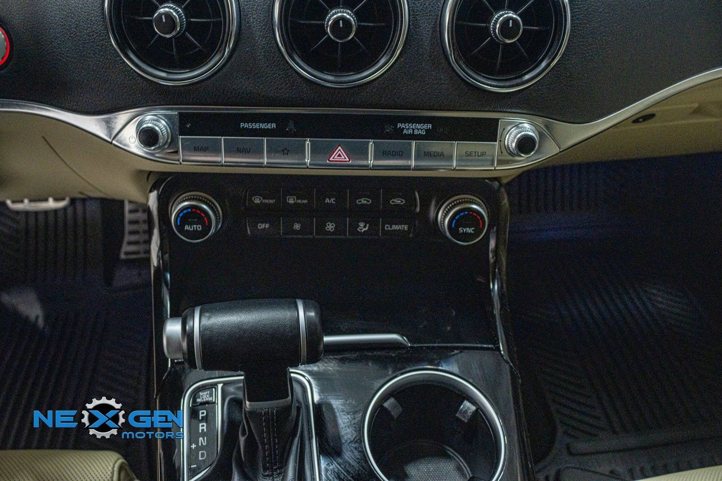 Used 2023 Kia Stinger GT-Line w/ Sun & Sound Package AWD/4WD image 18