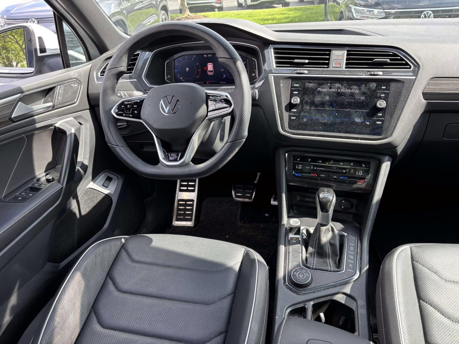 Used 2024 Volkswagen Tiguan SEL R-Line AWD/4WD image 29