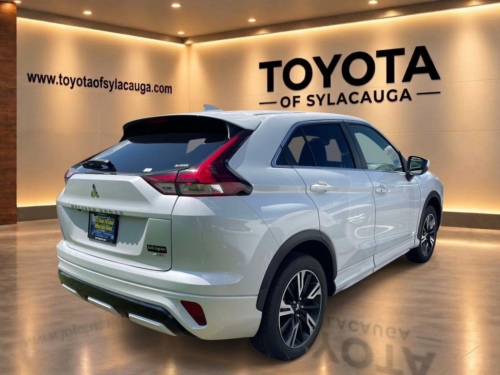 Used 2025 Mitsubishi Eclipse Cross SEL AWD/4WD image 2