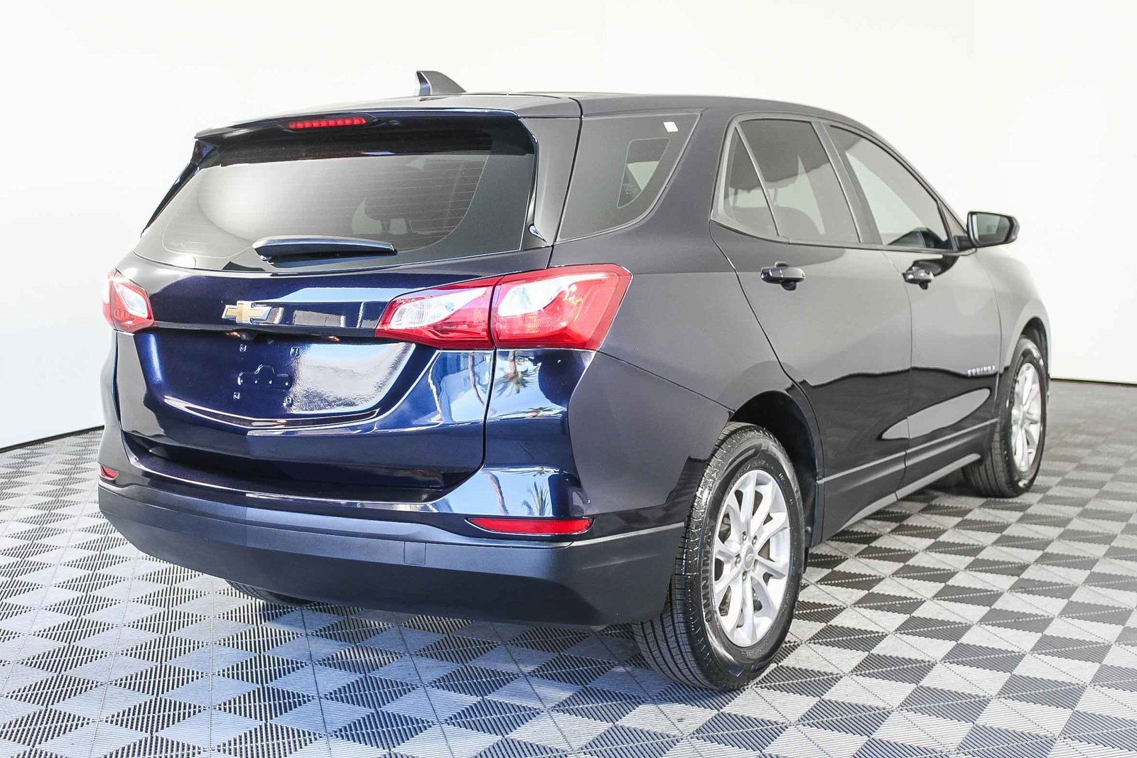 Used 2021 Chevrolet Equinox LS image 8