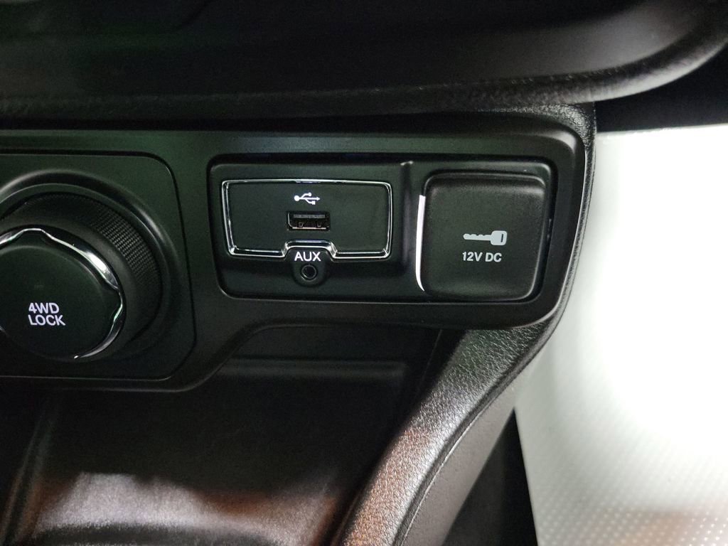 Used 2023 Jeep Renegade Limited image 49