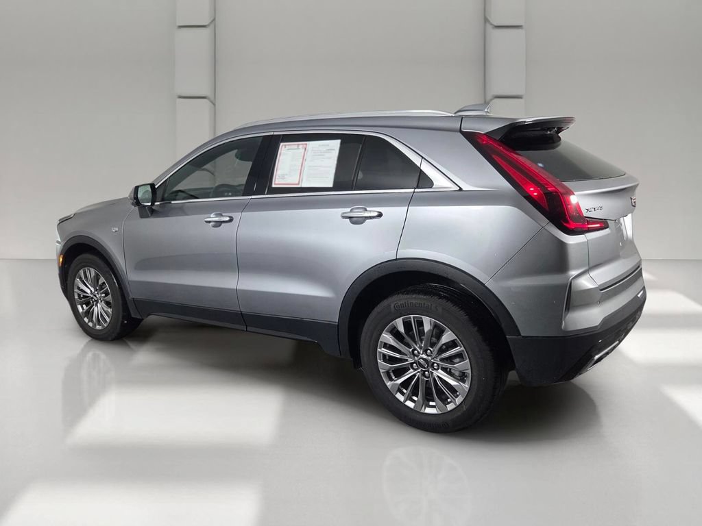 Used 2024 Cadillac XT4 Premium Luxury FWD image 7