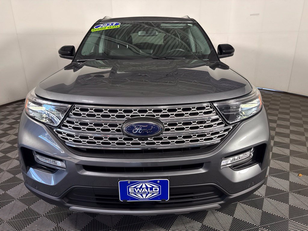 Used 2023 Ford Explorer Limited w/ Limited Technology Package AWD/4WD image 3