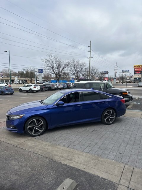 Used 2019 Honda Accord Sport image 12