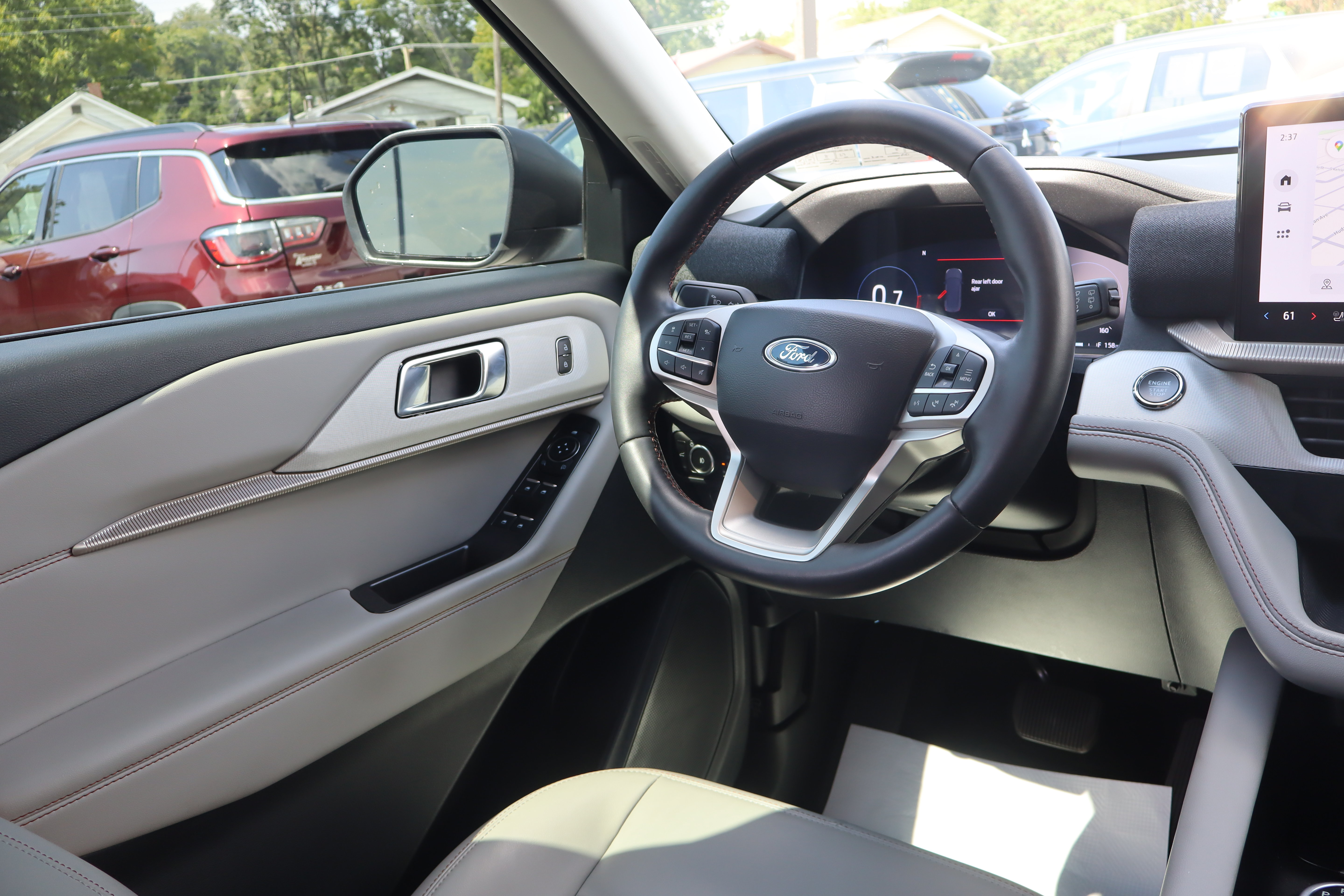 Used 2025 Ford Explorer Active w/ Active Comfort Package AWD/4WD image 15