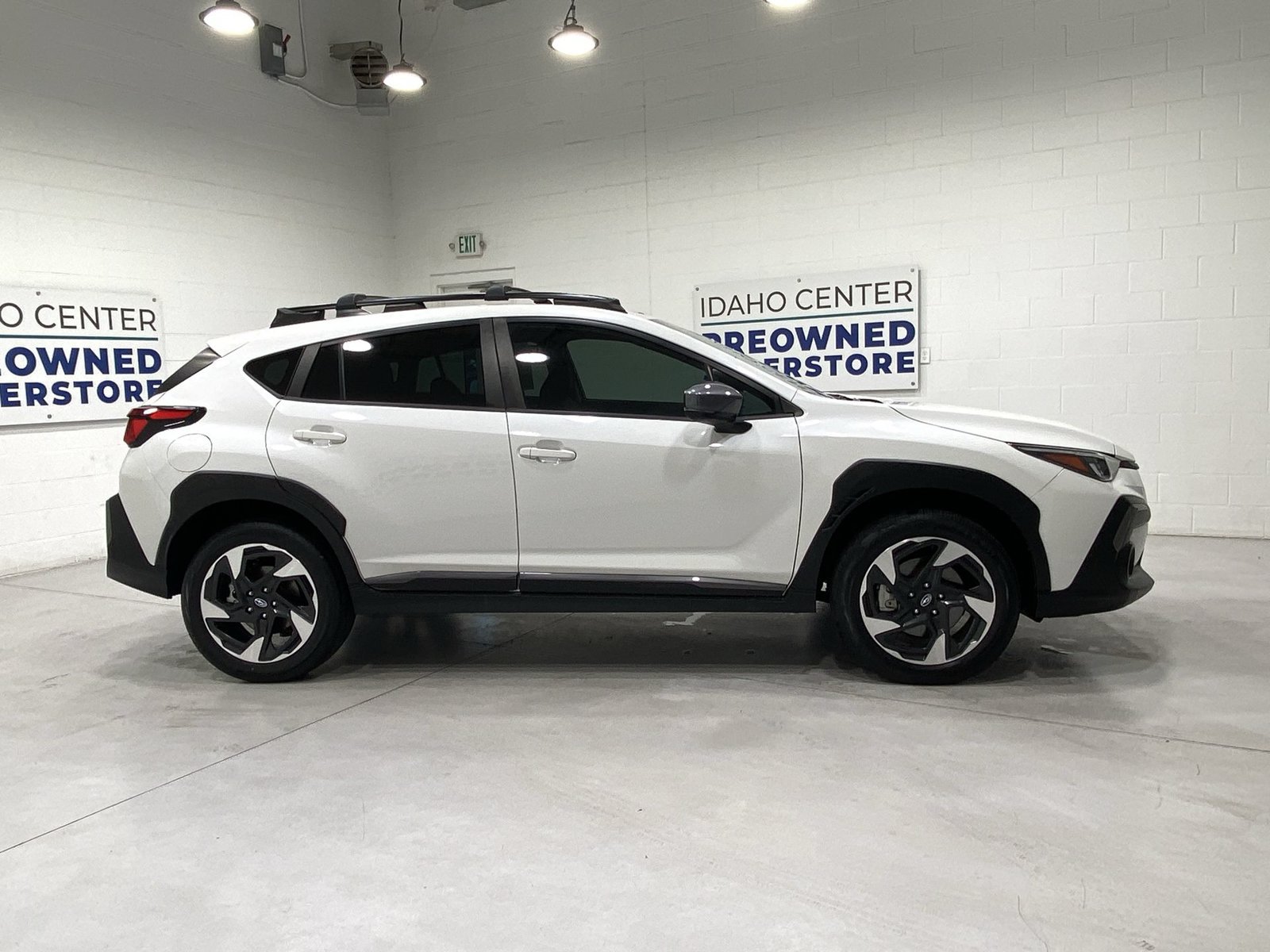 Used 2024 Subaru Crosstrek 2.5i Limited w/ Crosstrek Mirror Package AWD/4WD image 9
