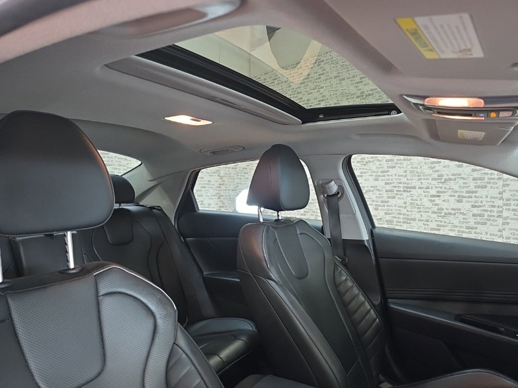 Certified 2024 Hyundai Elantra Limited image 11