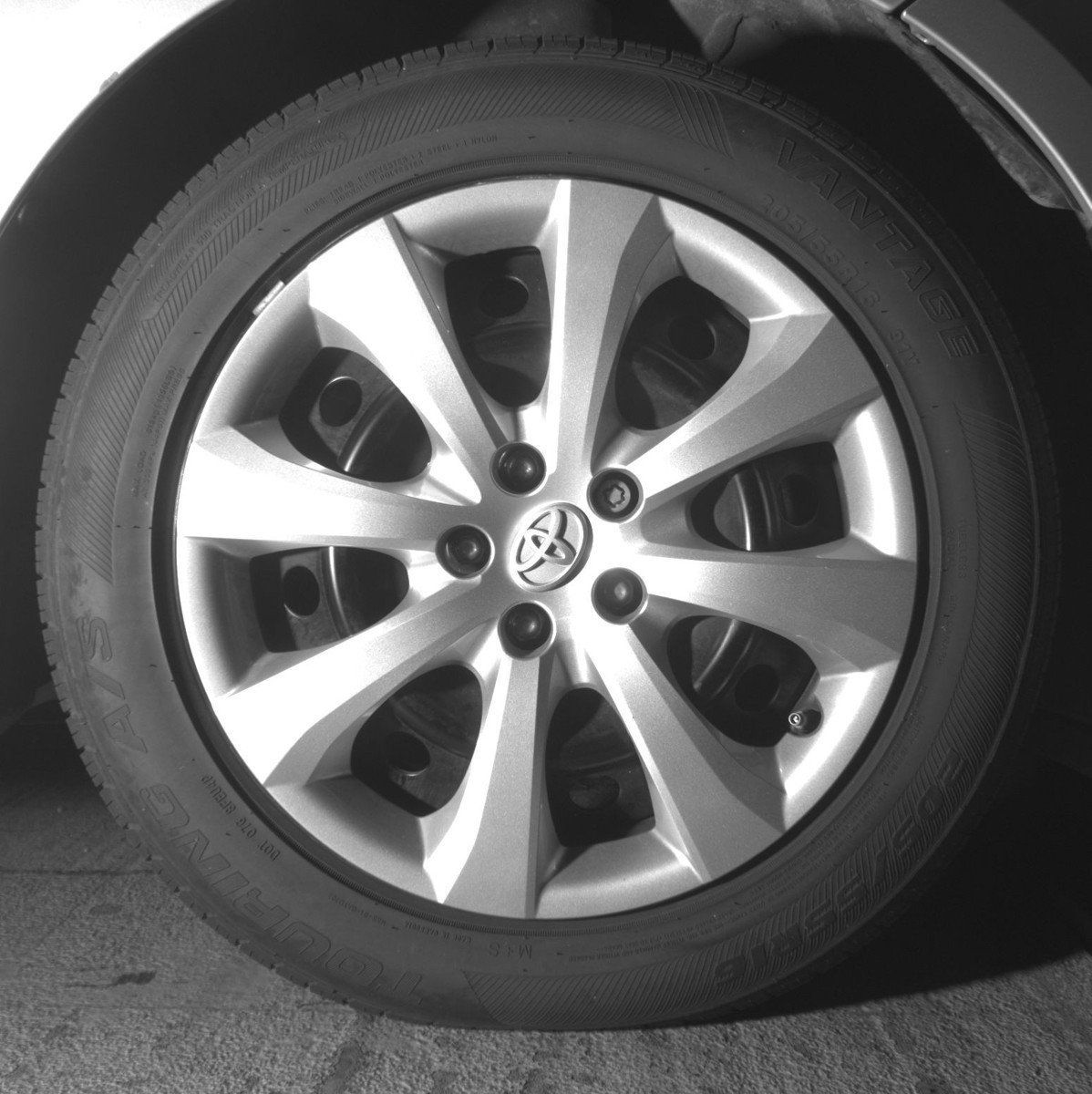 Used 2025 Toyota Corolla LE FWD image 13