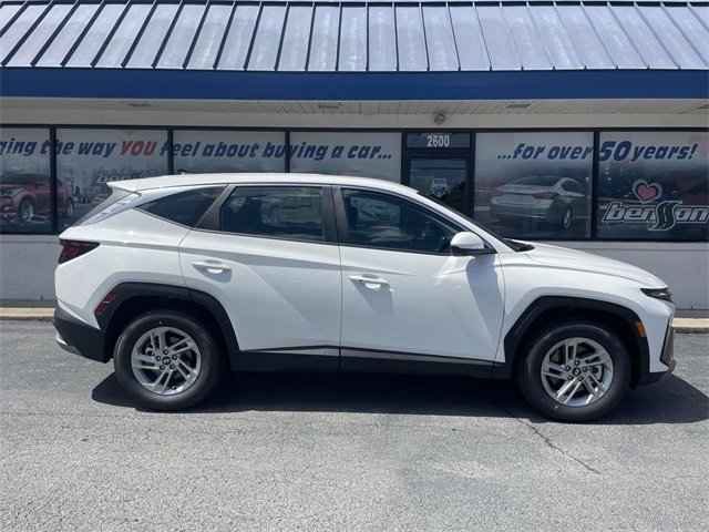 New 2025 Hyundai Tucson SE