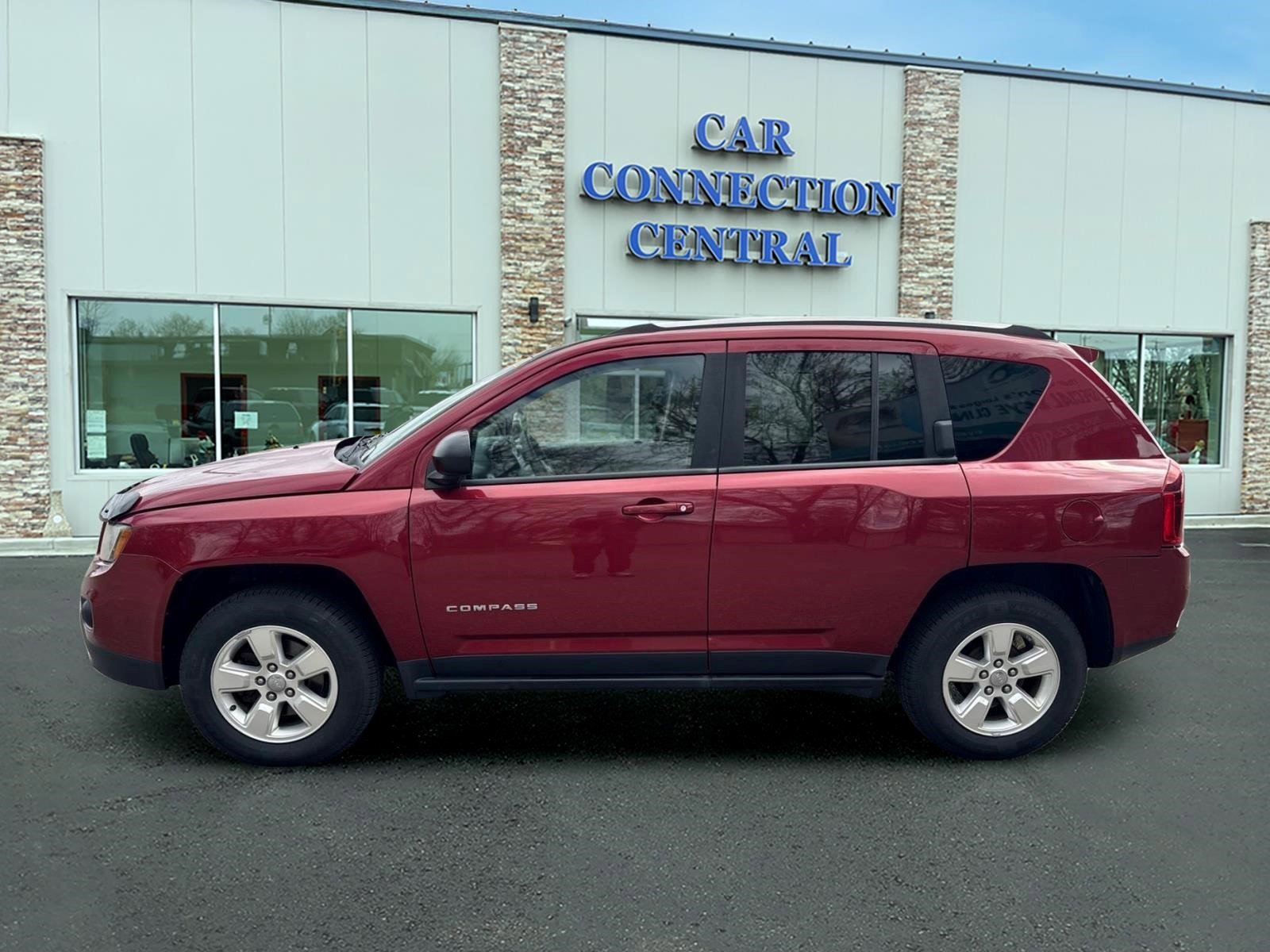 Used 2015 Jeep Compass Sport w/ Power Value Group FWD image 2