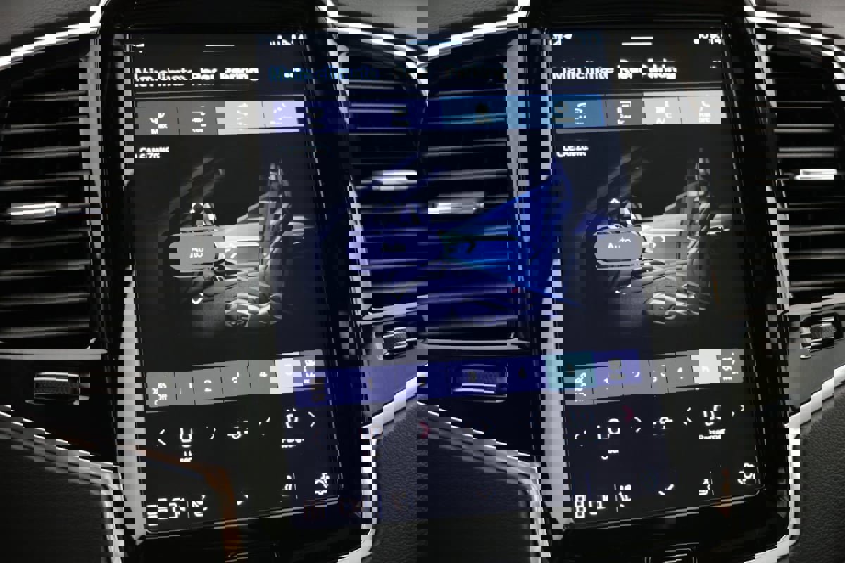 Used 2023 Volvo XC90 T8 Ultimate image 58