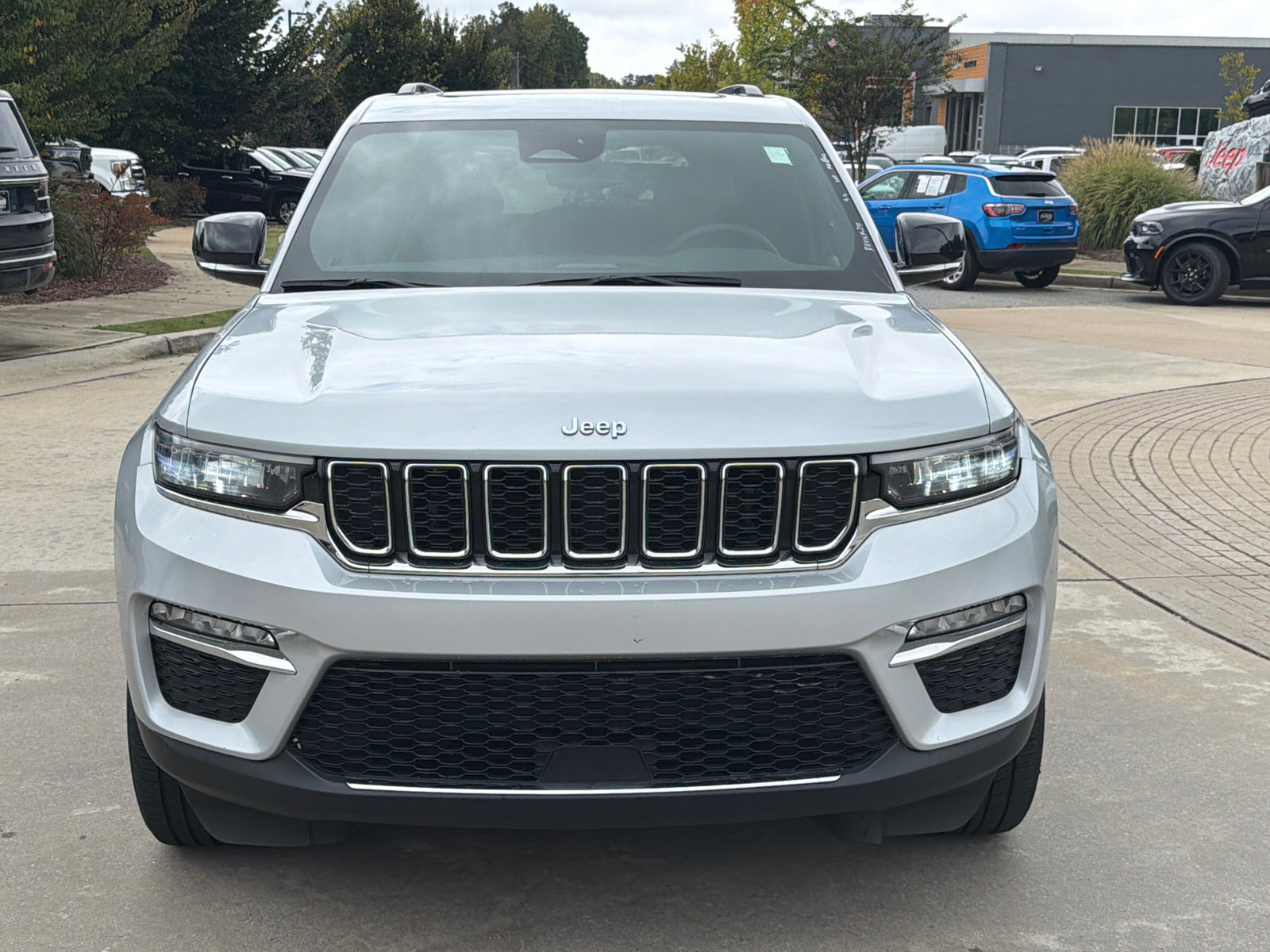 Used 2024 Jeep Grand Cherokee Limited 4xe AWD/4WD image 3