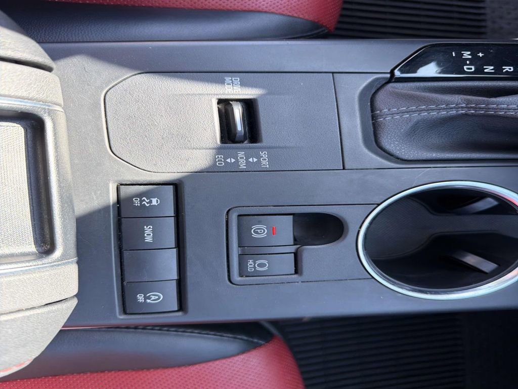 Used 2022 Toyota Highlander XSE FWD image 36