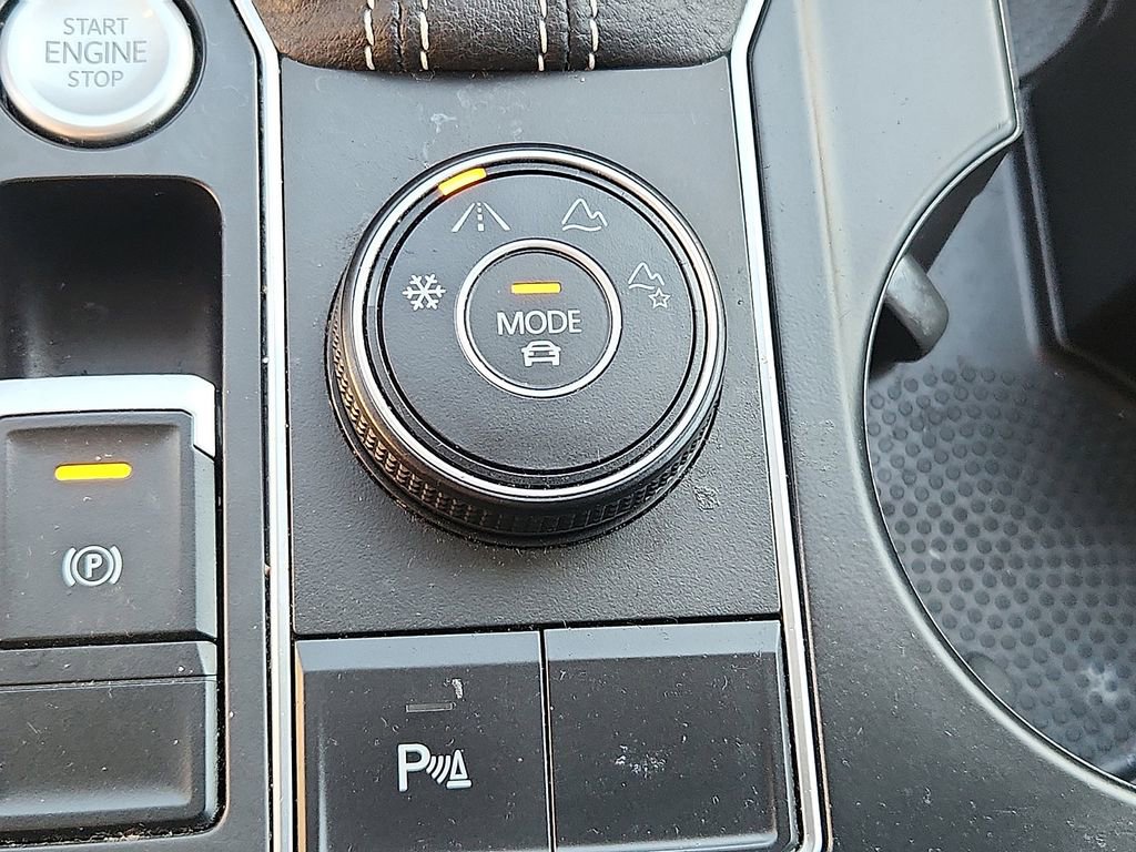 Used 2021 Volkswagen Atlas SE w/ Panoramic Sunroof Package image 13