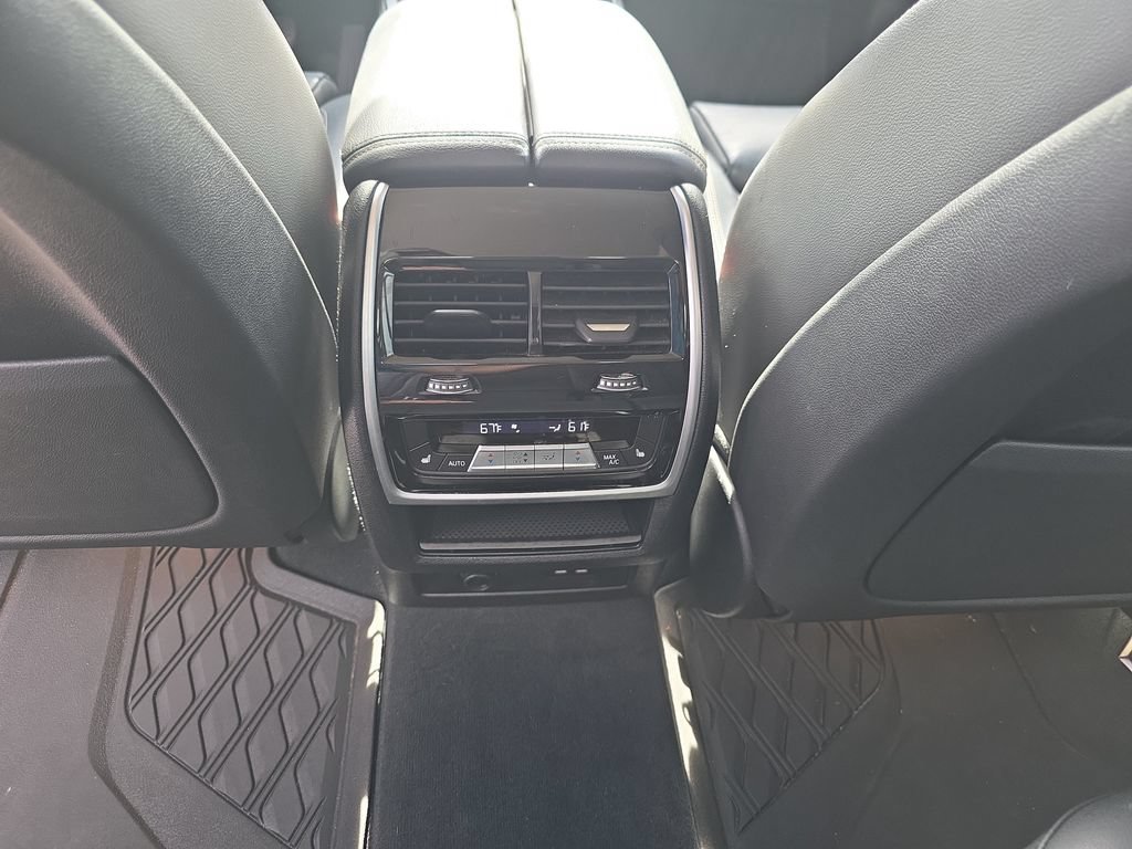Used 2020 BMW X7 xDrive40i w/ Premium Package AWD/4WD image 35
