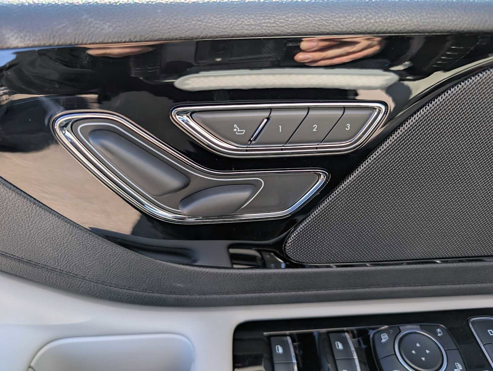 New 2026 Lincoln Aviator AWD image 33