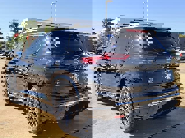 New 2026 Nissan Rogue Platinum image 3