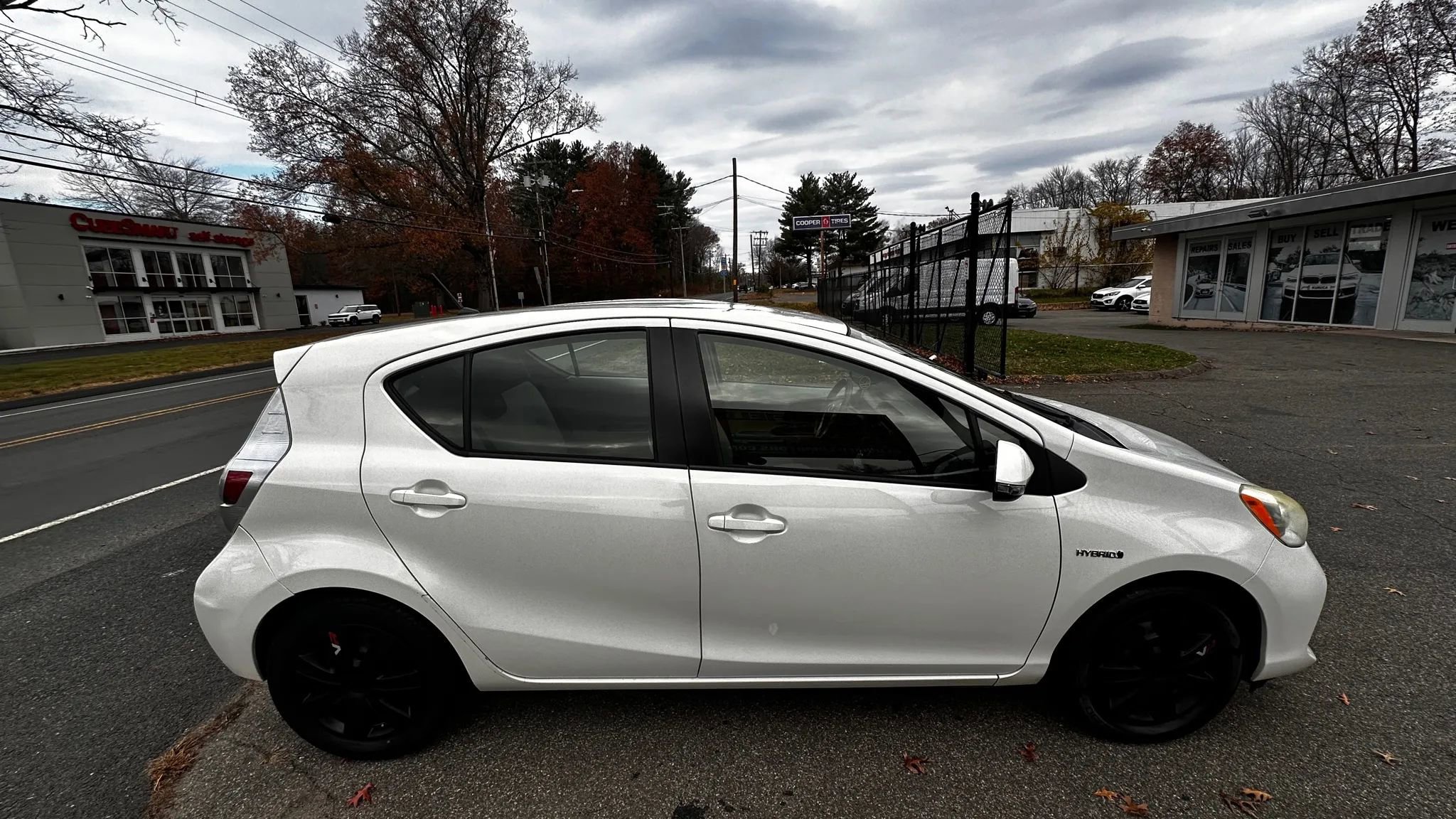 Used 2013 Toyota Prius C Three image 4
