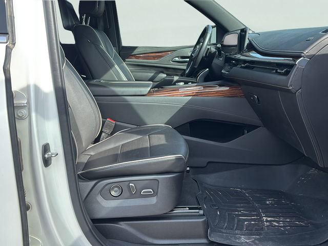 Used 2021 Cadillac Escalade ESV Premium Luxury image 11