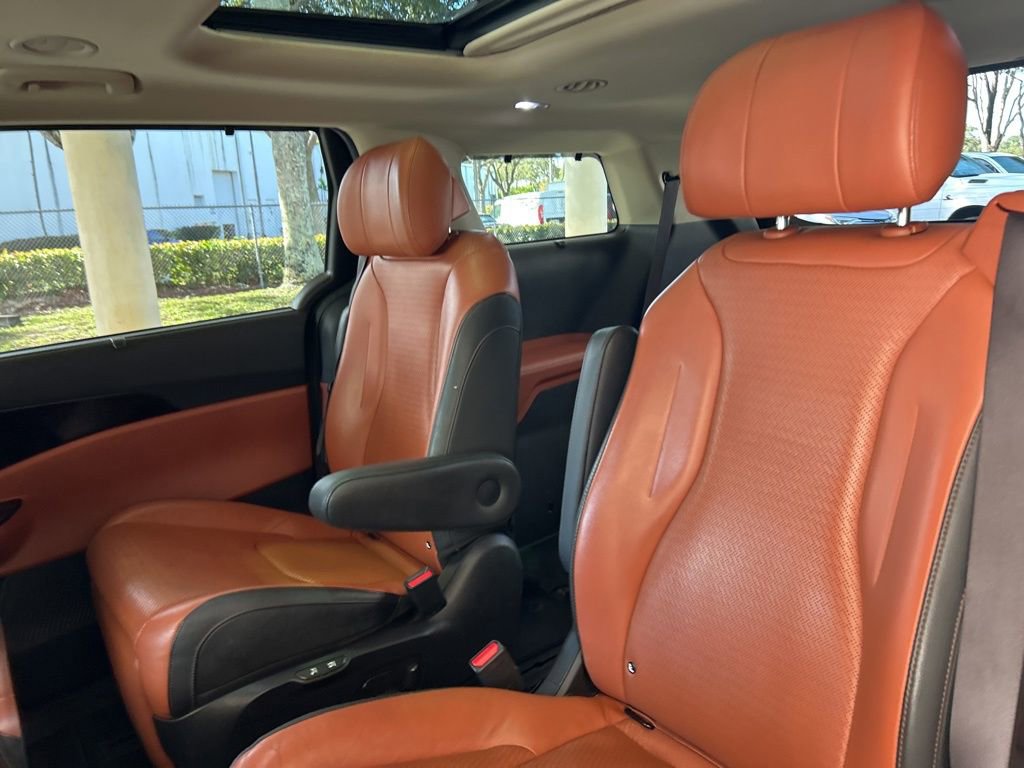 Used 2022 Kia Carnival SX Prestige image 38