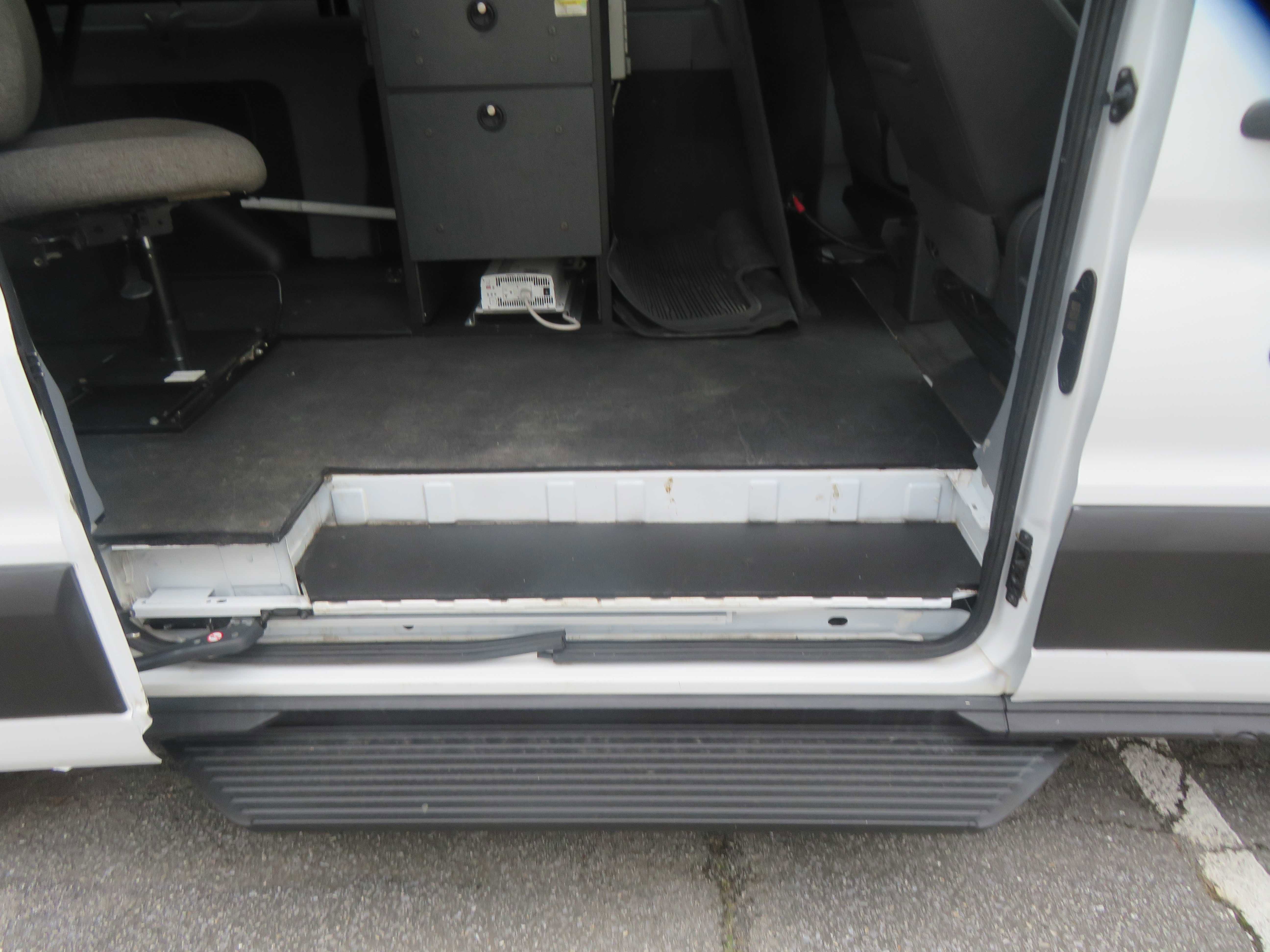 Used 2019 Ford Transit 150 XLT image 32