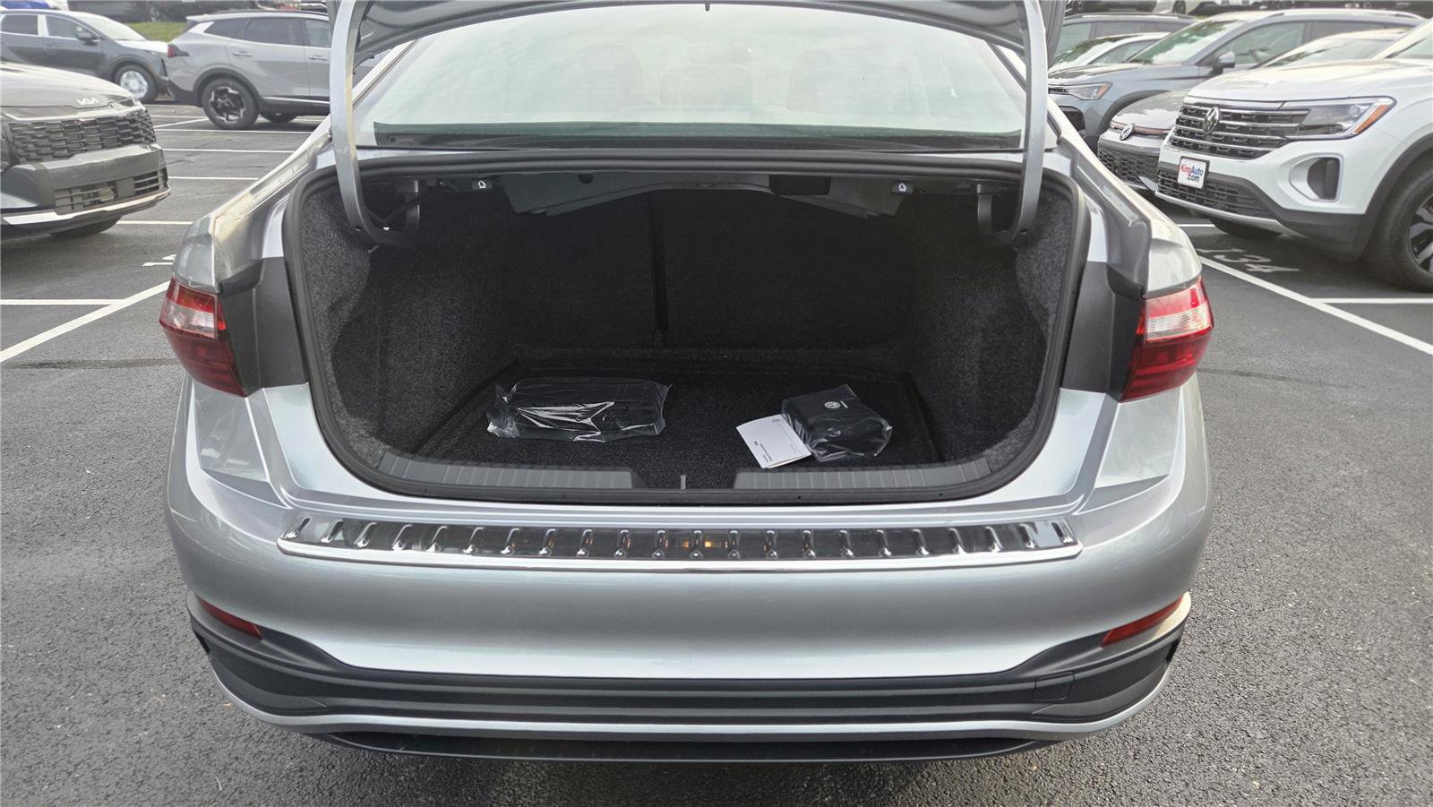 New 2026 Volkswagen Jetta SE FWD image 5