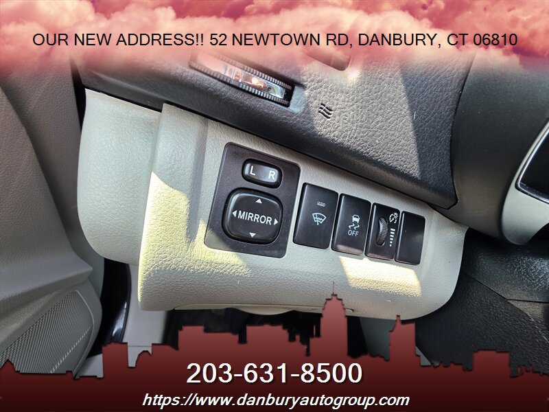 Used 2013 Toyota Highlander 4WD w/ Cold Weather Pkg image 17