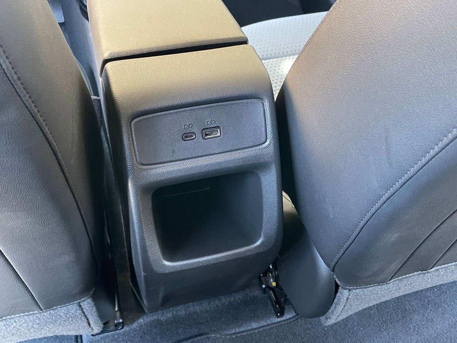 Used 2025 Chevrolet Trax LT FWD image 25
