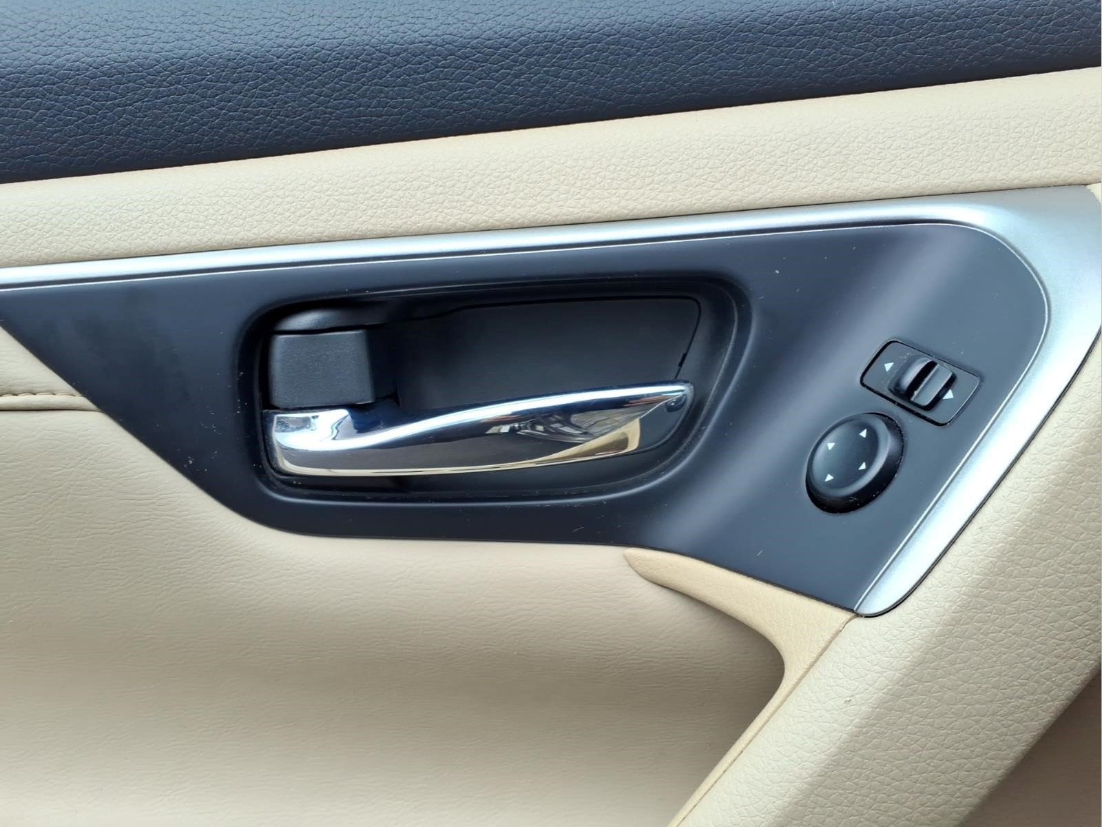 Used 2015 Nissan Altima 2.5 SV w/ Convenience Package FWD image 15