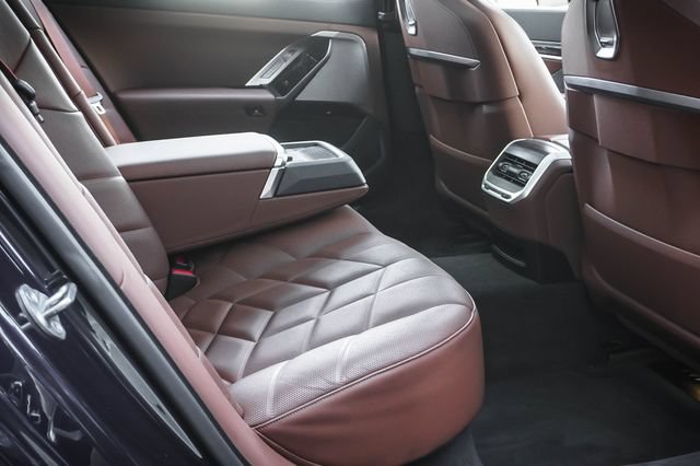 Used 2024 BMW 740i xDrive AWD/4WD image 23
