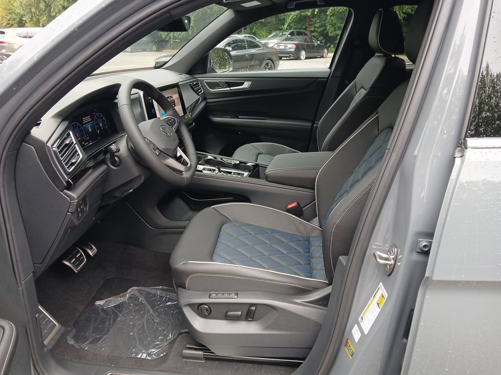 New 2026 Volkswagen Atlas Cross Sport SEL Premium R-Line AWD/4WD image 9