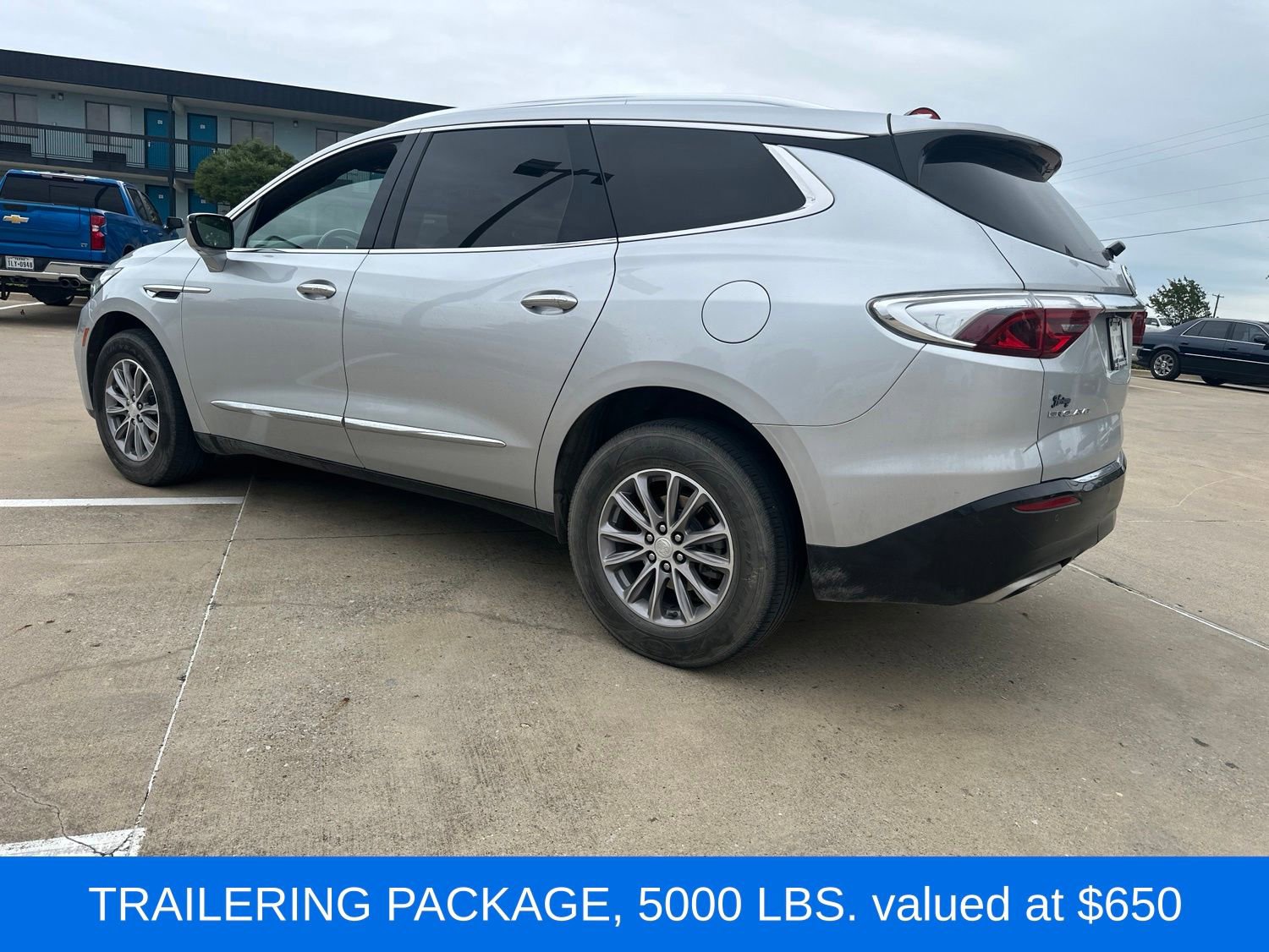 Used 2022 Buick Enclave Essence FWD image 4