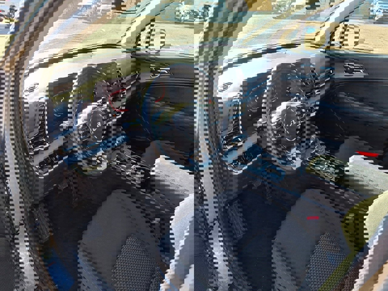 Used 2024 Kia Sportage LX image 20