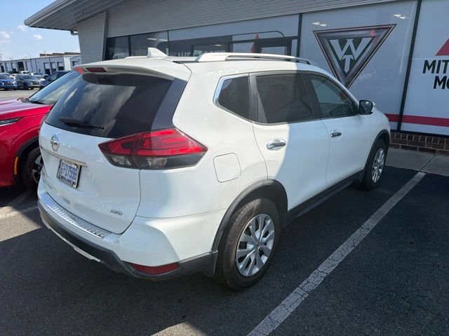 Used 2017 Nissan Rogue S w/ S Appearance Package AWD/4WD image 6