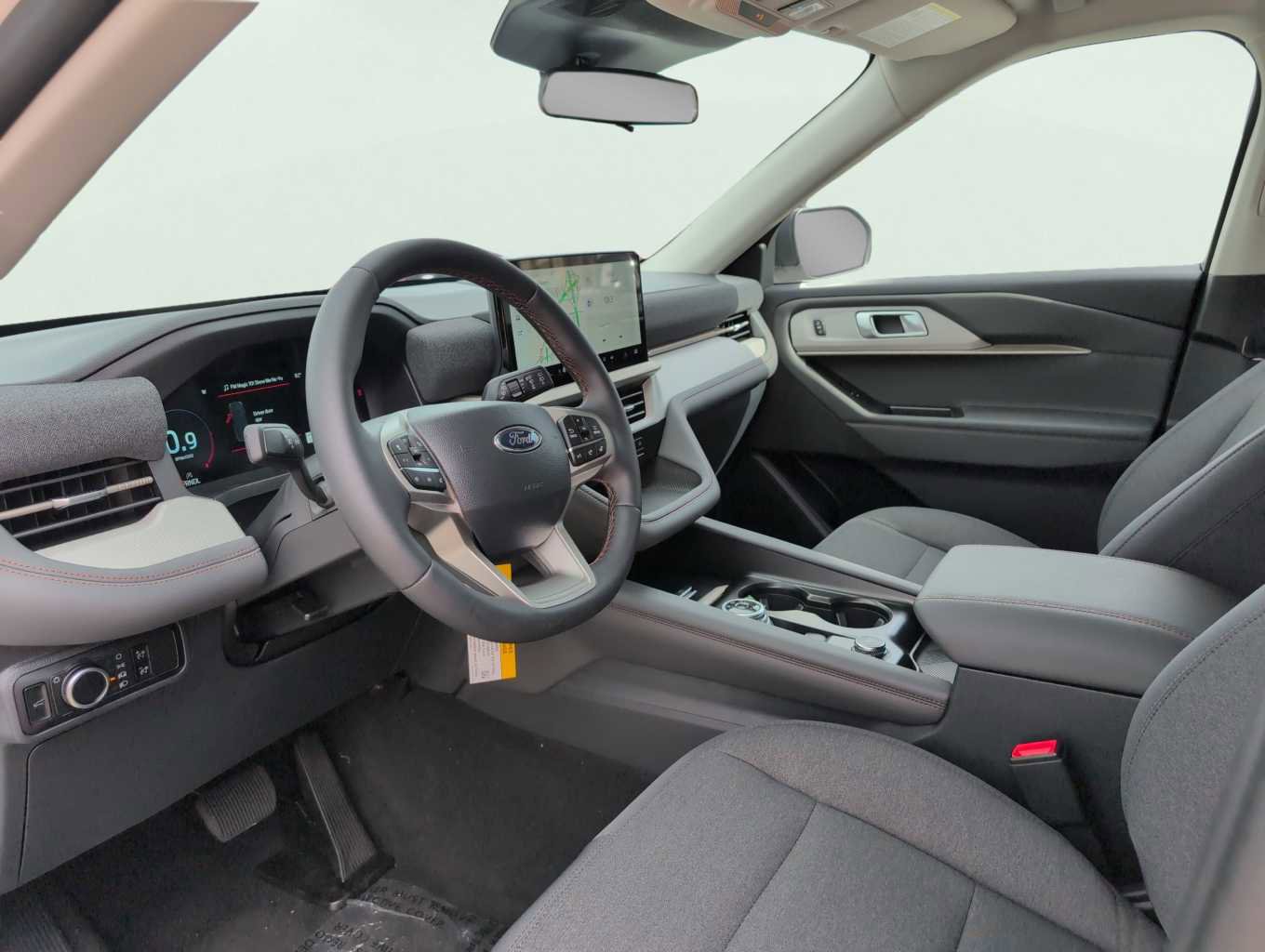 New 2025 Ford Explorer Active image 8