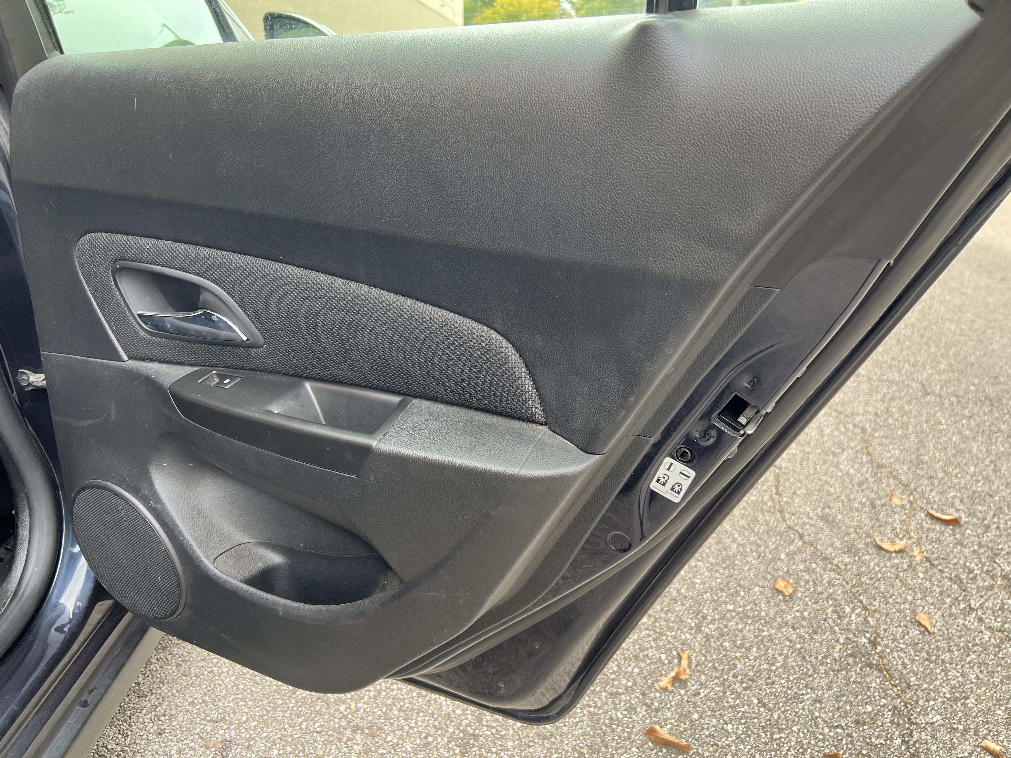 Used 2016 Chevrolet Cruze LT w/ Technology Package FWD image 27