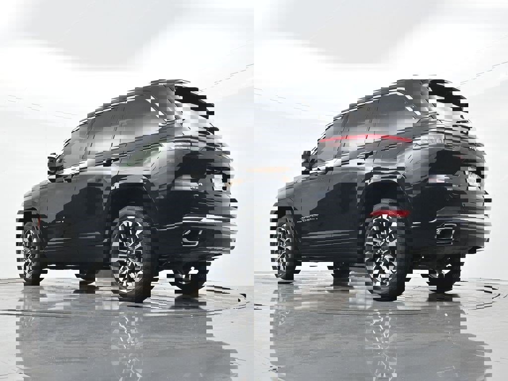 Used 2023 Jeep Grand Cherokee Overland image 33