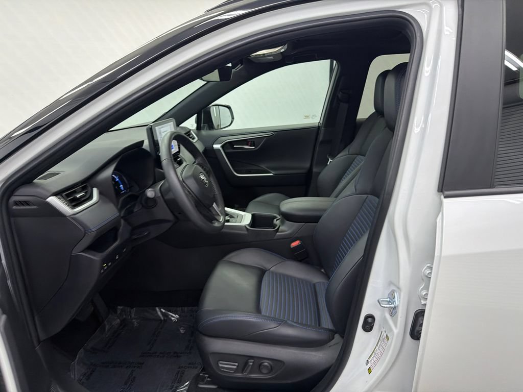 Used 2024 Toyota RAV4 XSE w/ Weather Package AWD/4WD image 9