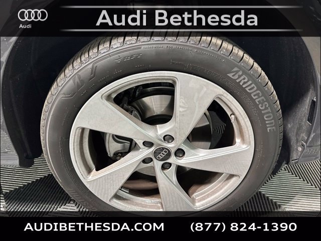 Certified 2025 Audi Q5 Premium AWD/4WD image 9