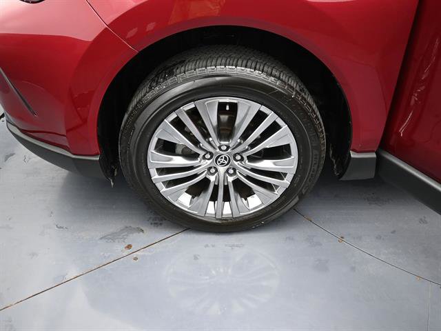 Certified 2024 Toyota Venza Limited image 20