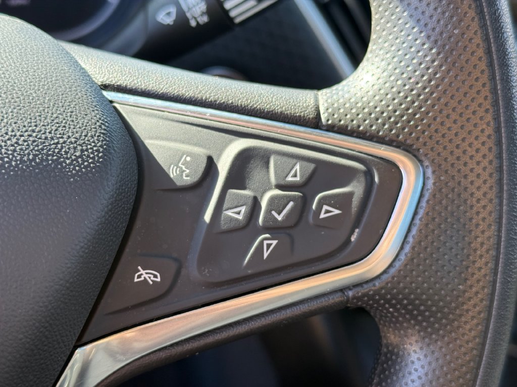Used 2024 Chevrolet Malibu LT FWD image 17