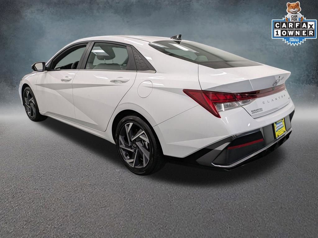 Used 2025 Hyundai Elantra Limited image 7