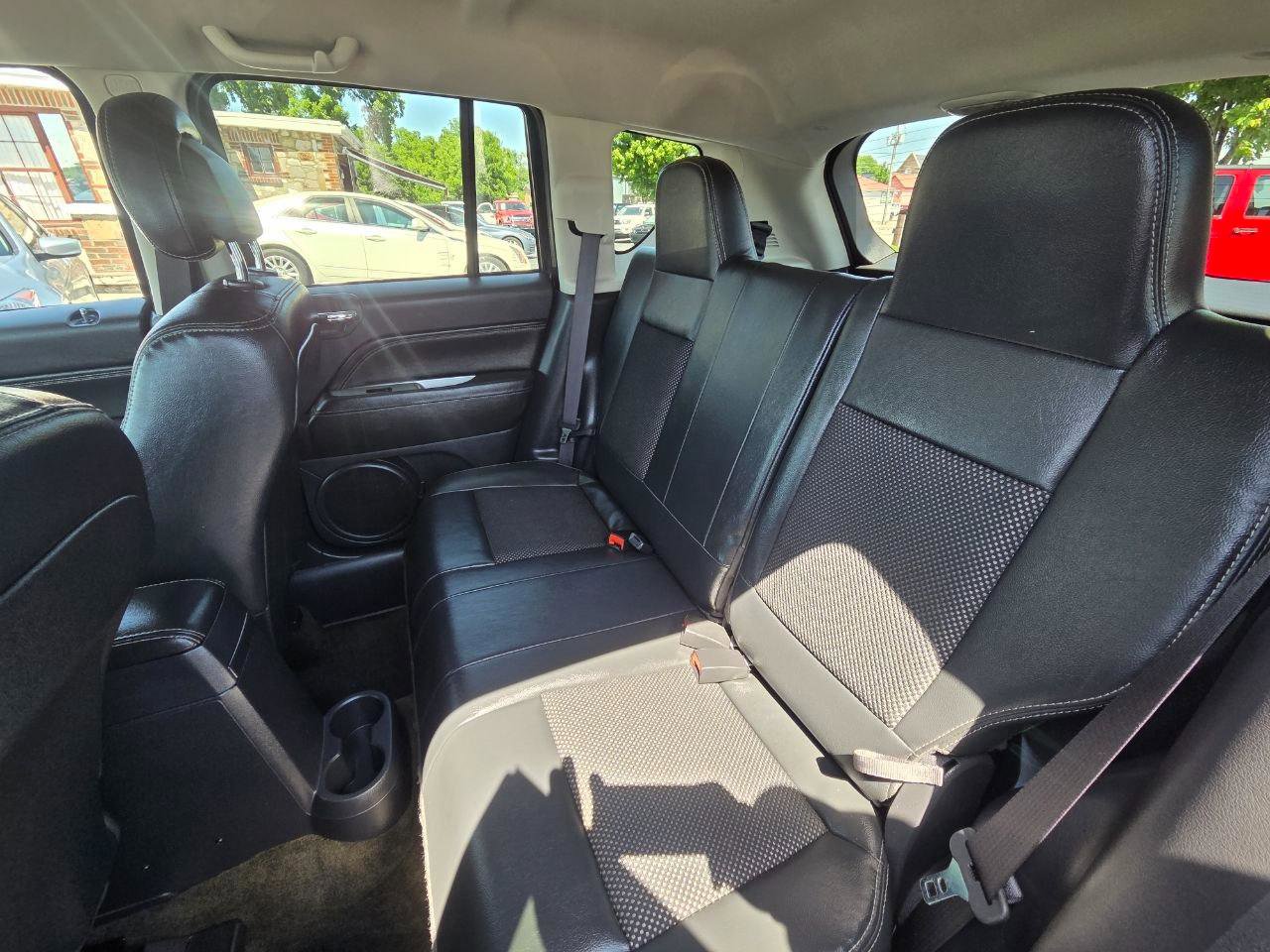Used 2017 Jeep Compass Latitude AWD/4WD image 16