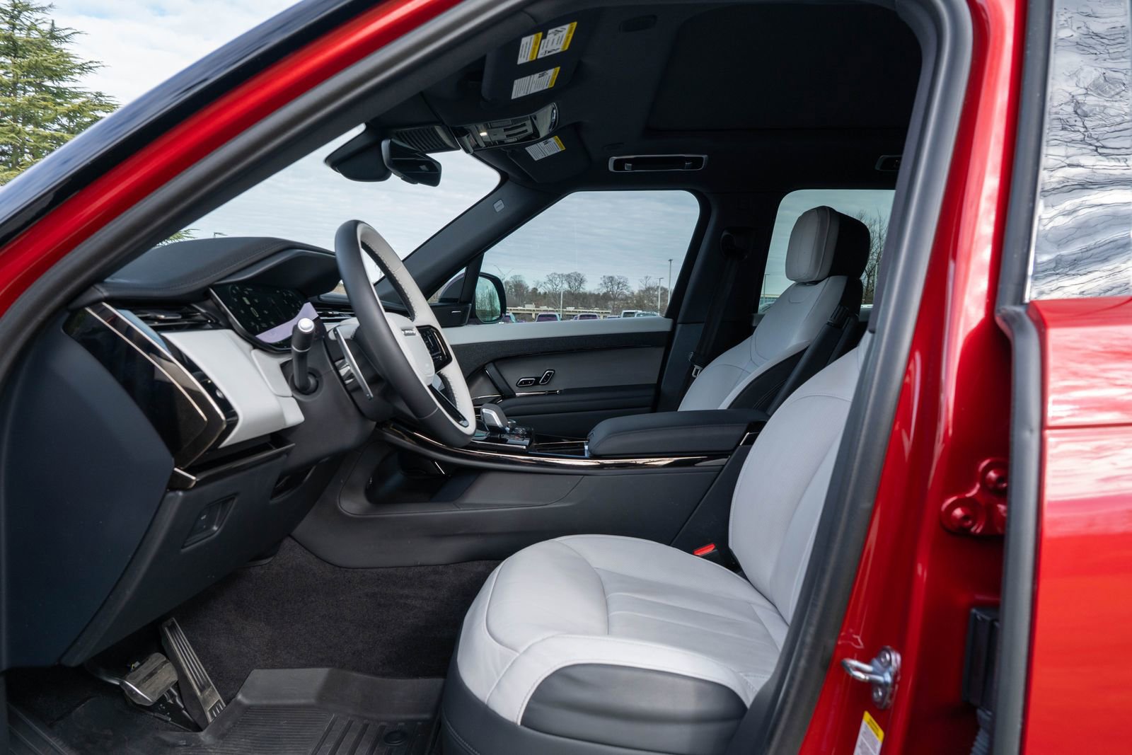 Used 2023 Land Rover Range Rover Sport SE Dynamic image 19