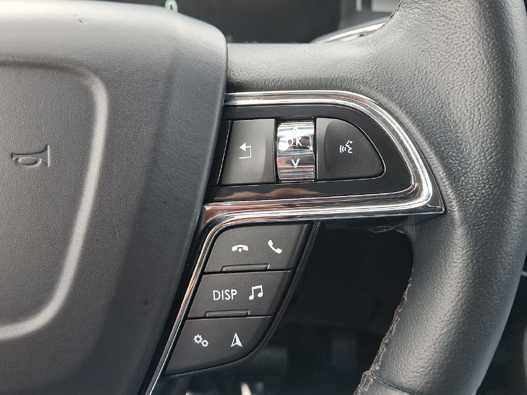 Certified 2023 Lincoln Nautilus AWD w/ Premium Package image 23