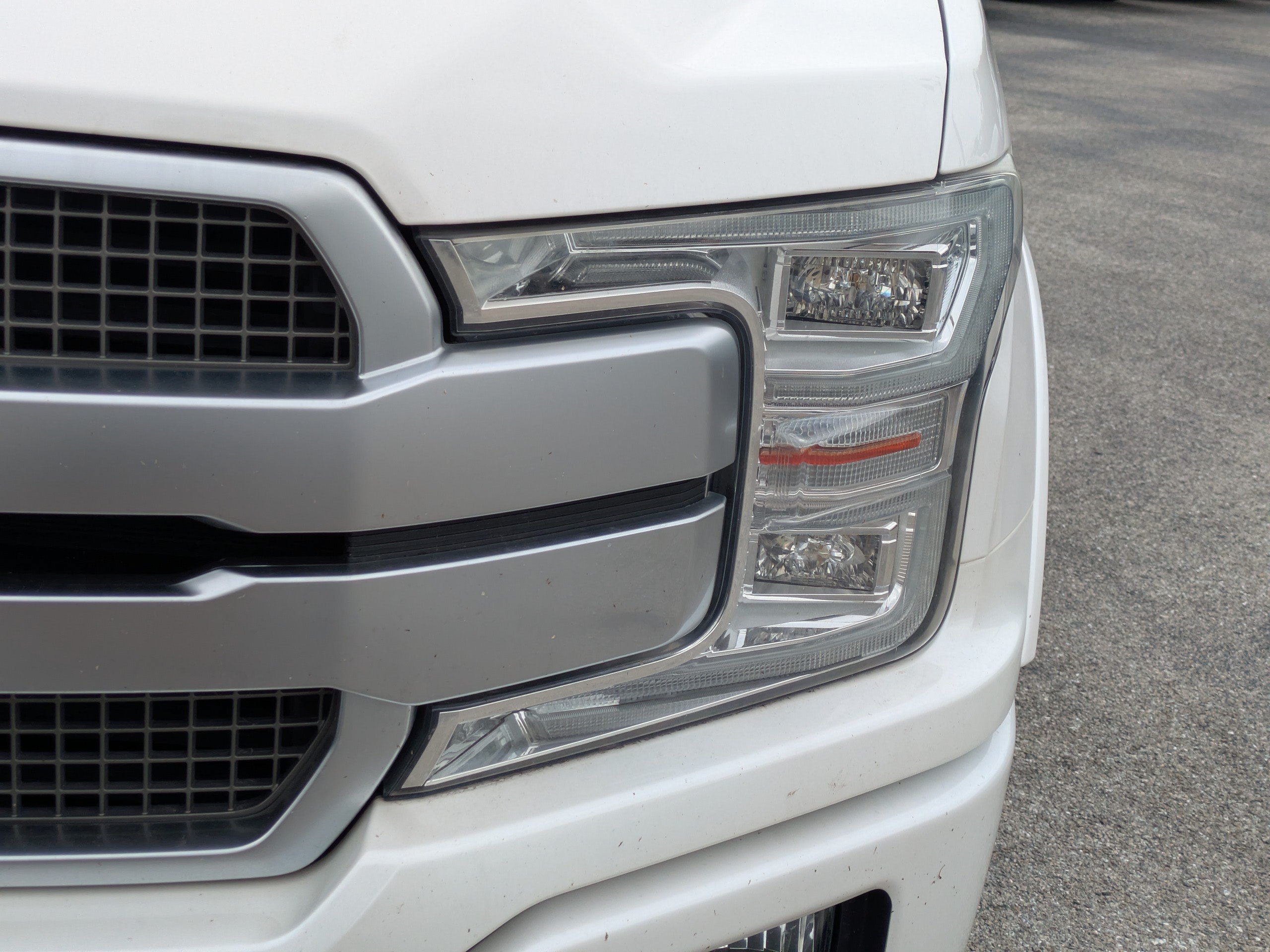 Used 2019 Ford F150 Platinum w/ Equipment Group 701A Luxury AWD/4WD image 9
