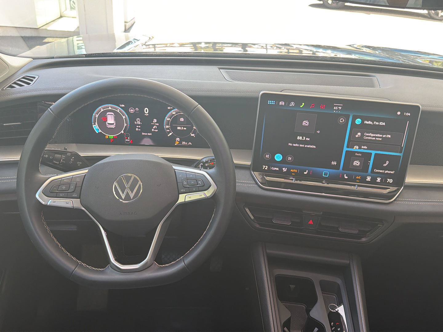 Certified 2026 Volkswagen Tiguan SE w/ Panoramic Sunroof Package AWD/4WD image 17