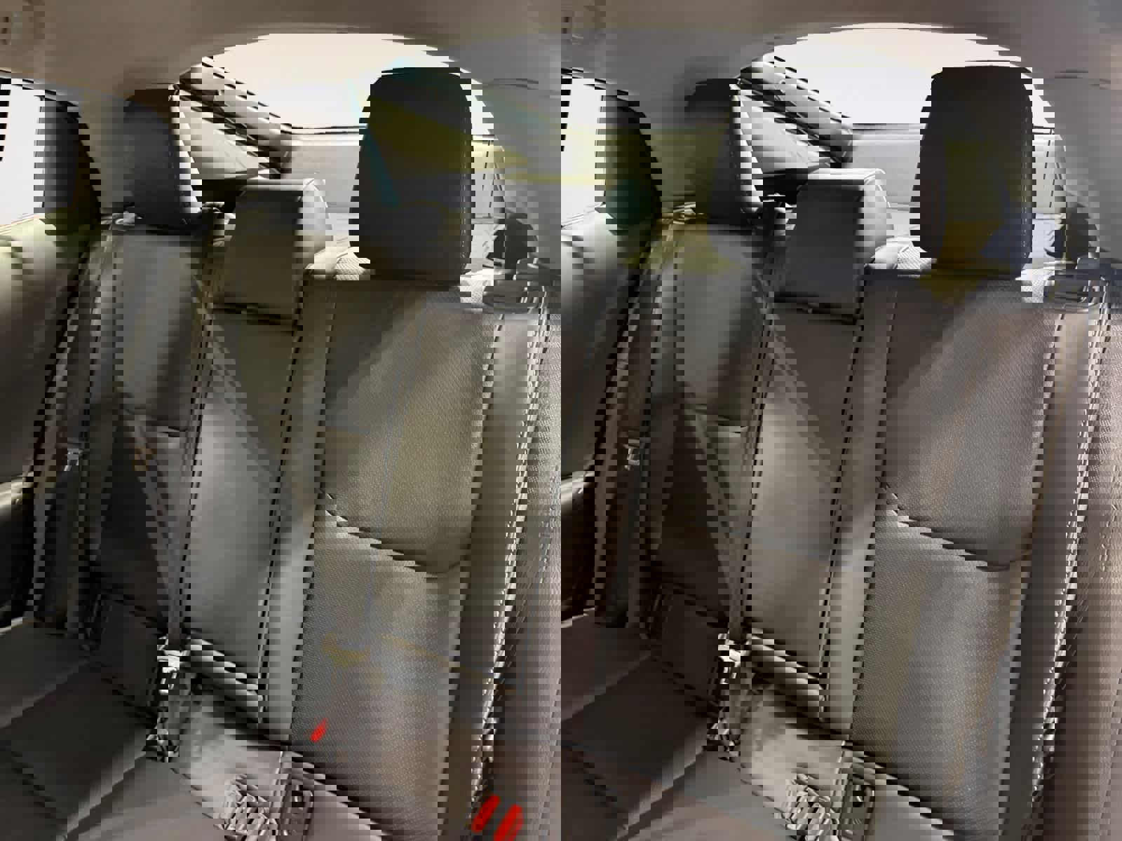 Used 2025 Toyota Prius XLE image 14