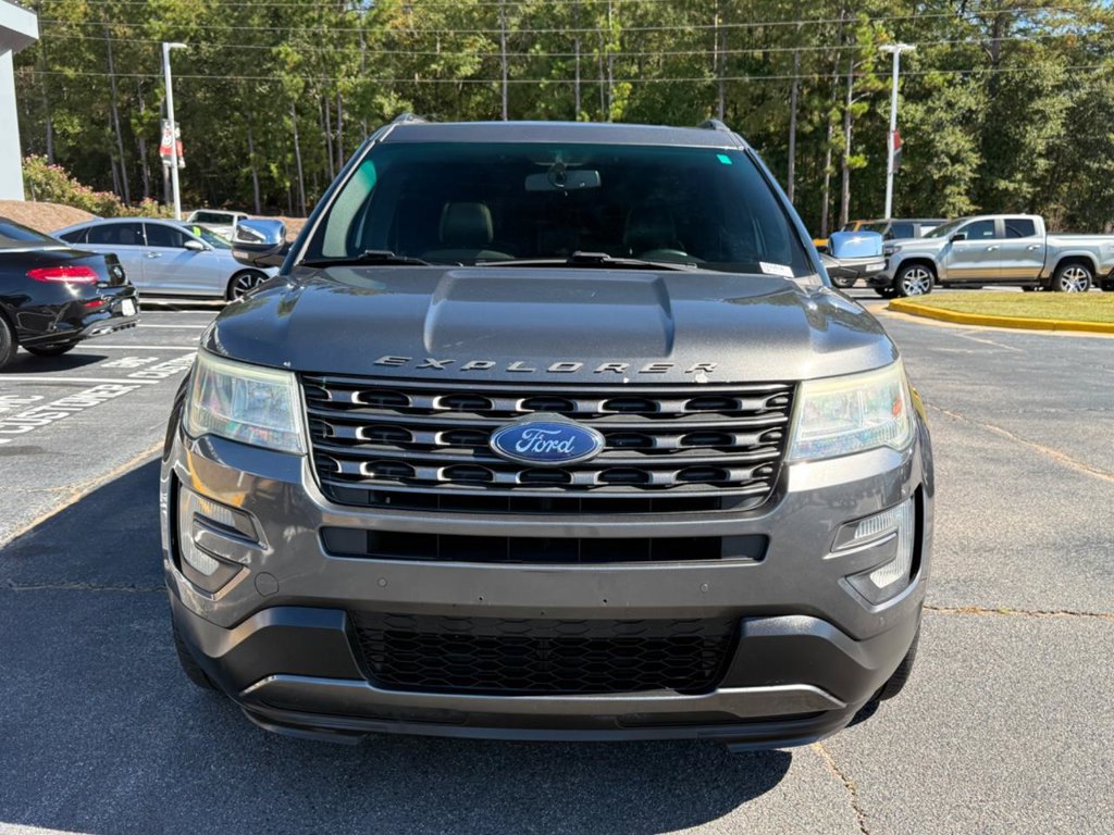 Used 2017 Ford Explorer XLT w/ Equipment Group 202A AWD/4WD image 5