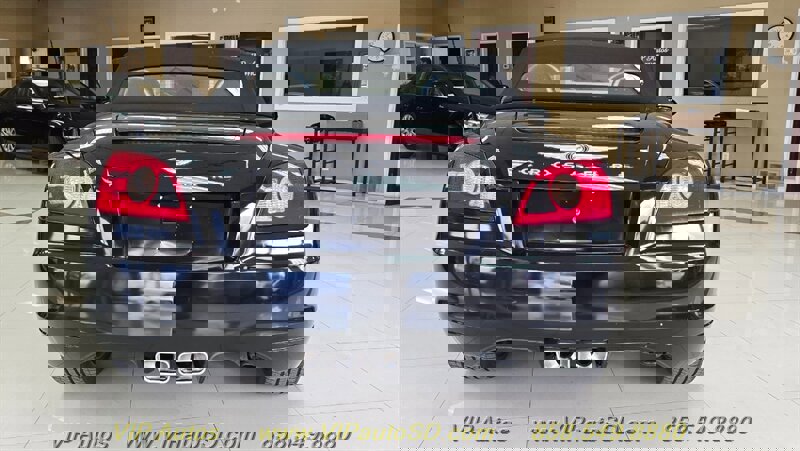 Used 2005 Chrysler Crossfire Limited image 5